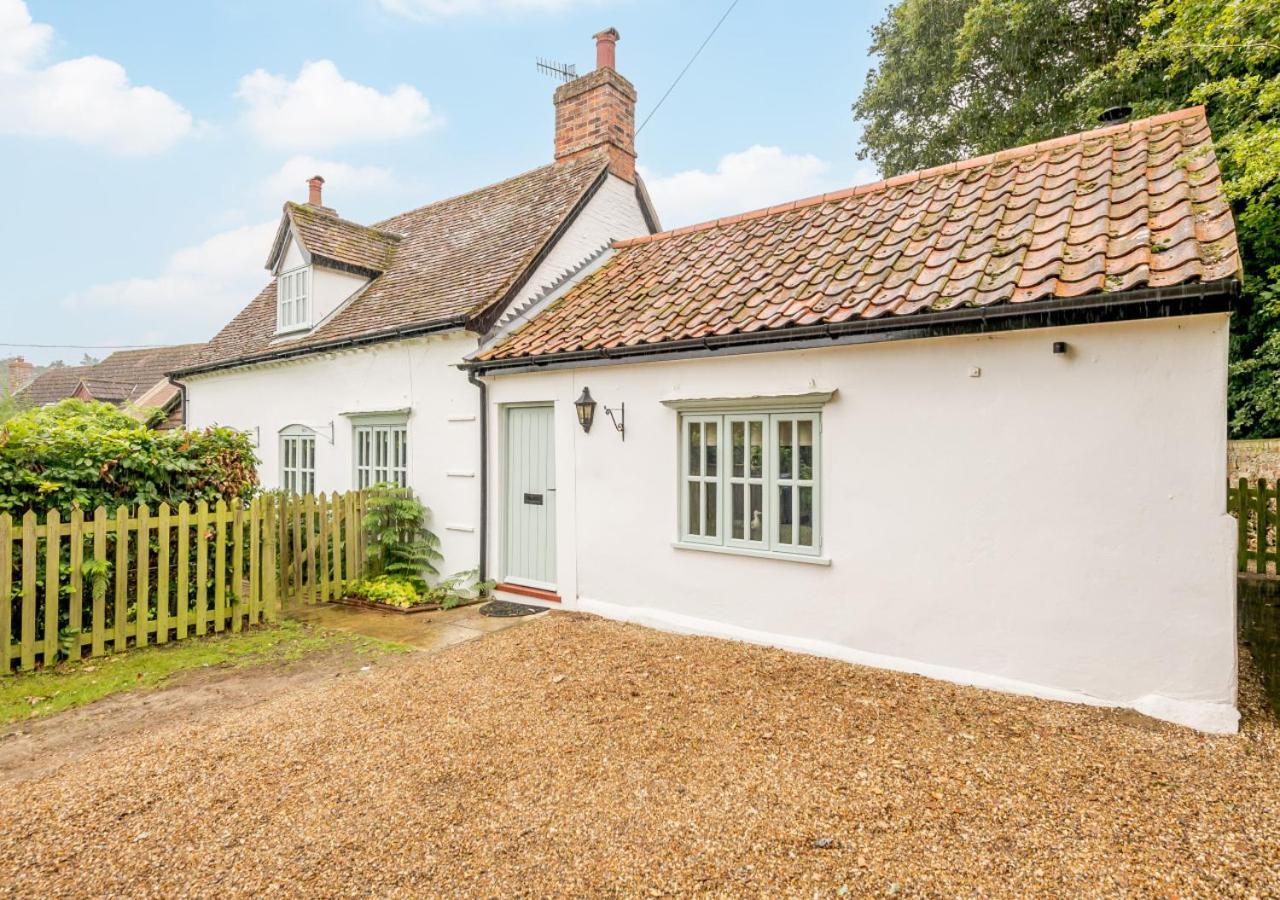 Wisteria Cottage Snape  Exterior photo